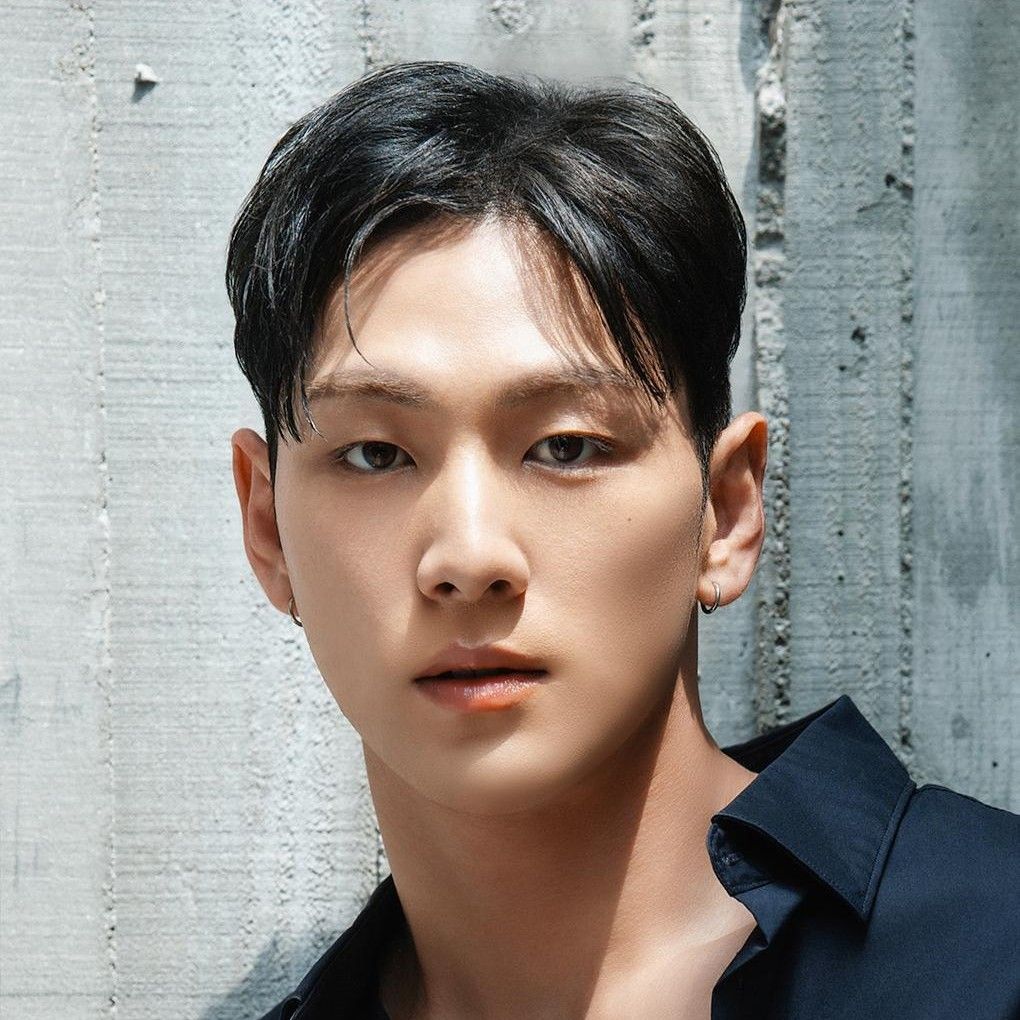 Behind-the-scenes cut of Baekho