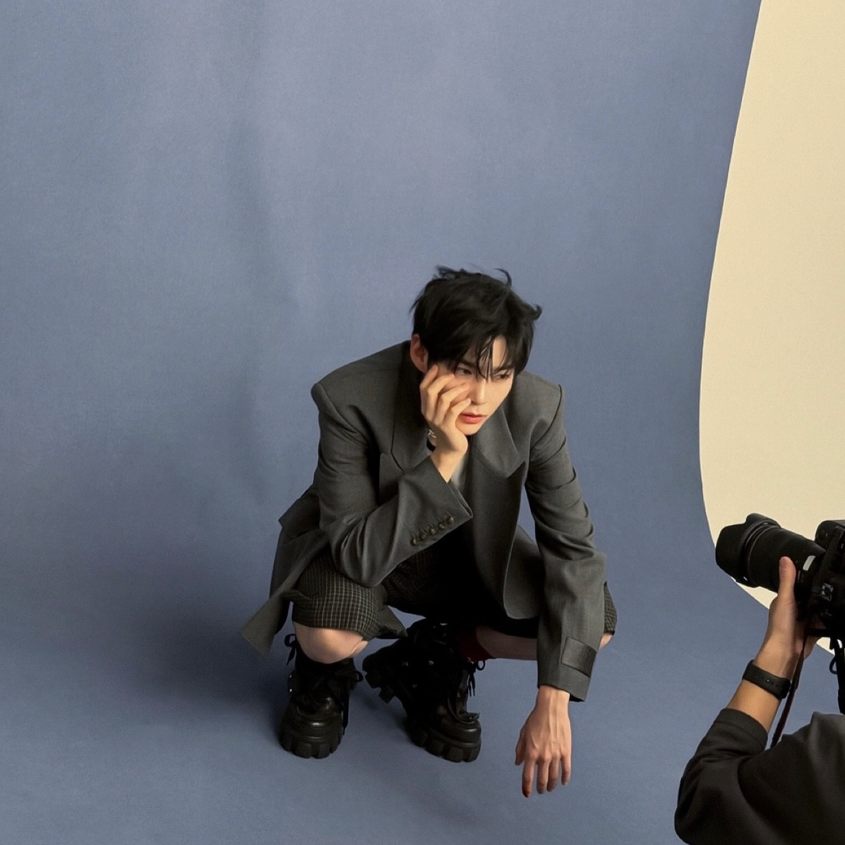 Behind-the-scenes cut of Sung Hanbin (ZEROBASEONE)