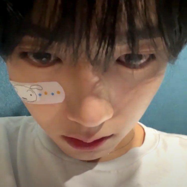 Behind-the-scenes cut of Han Yujin (ZEROBASEONE)