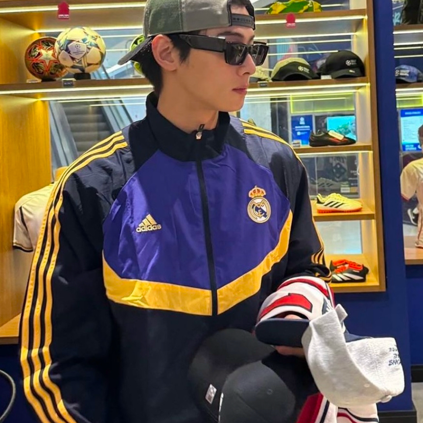 Recent activity shot of Eunwoo (ASTRO)