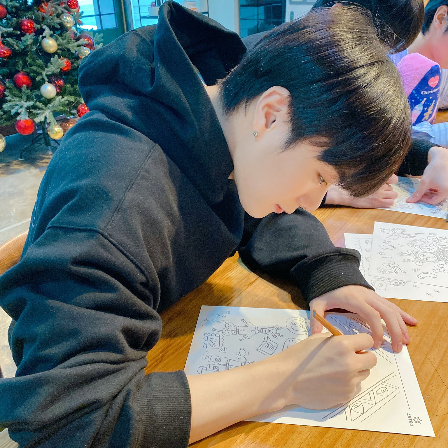 A moment captured by Moonbin (ASTRO)'s fan