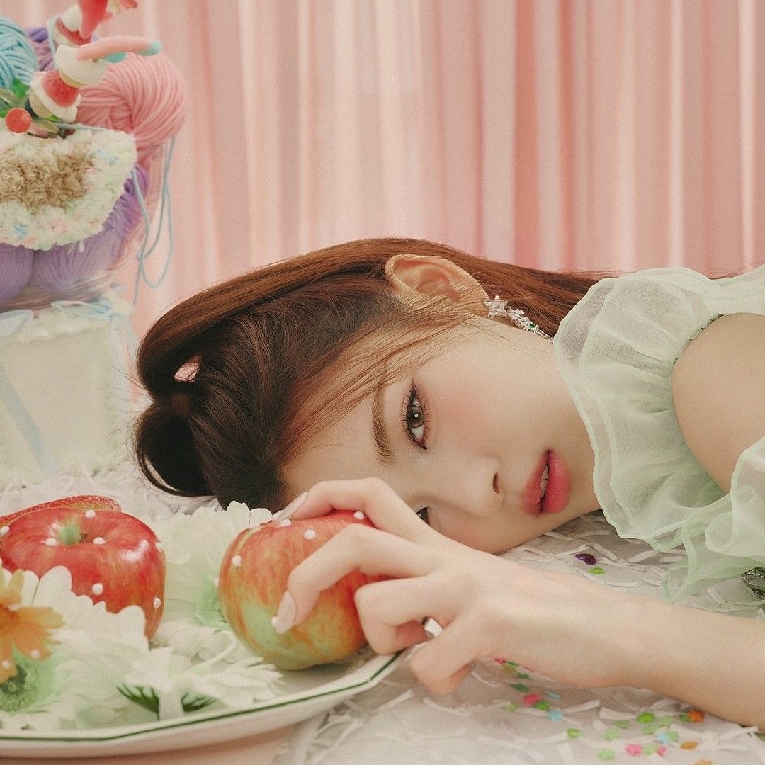 Behind-the-scenes cut of Mai (izna)