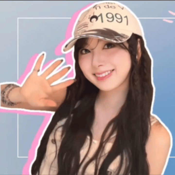 A moment captured by Miihi (NiziU)'s fan