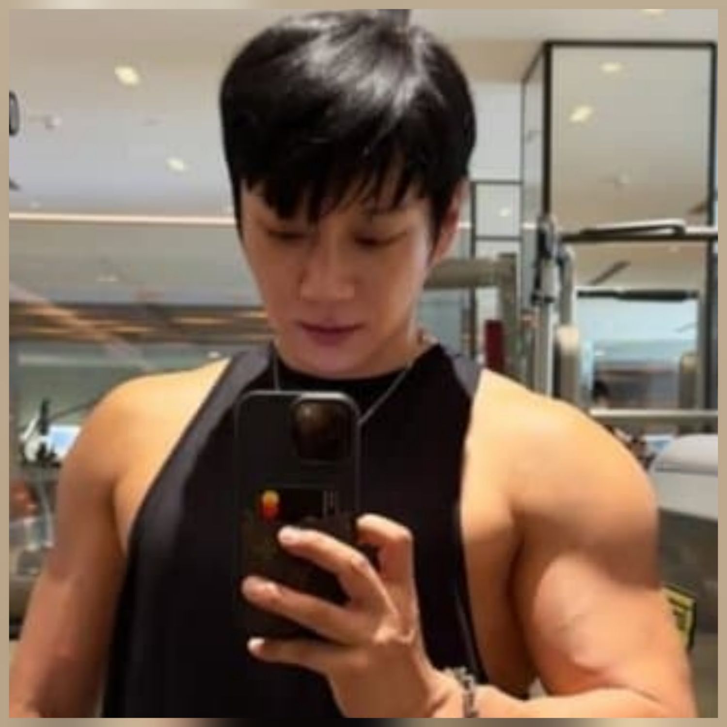 Latest photo of Hwang Chiyeol