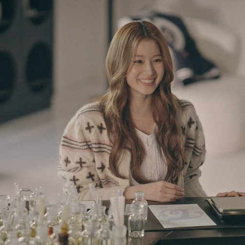 Sana (TWICE)的最新照片