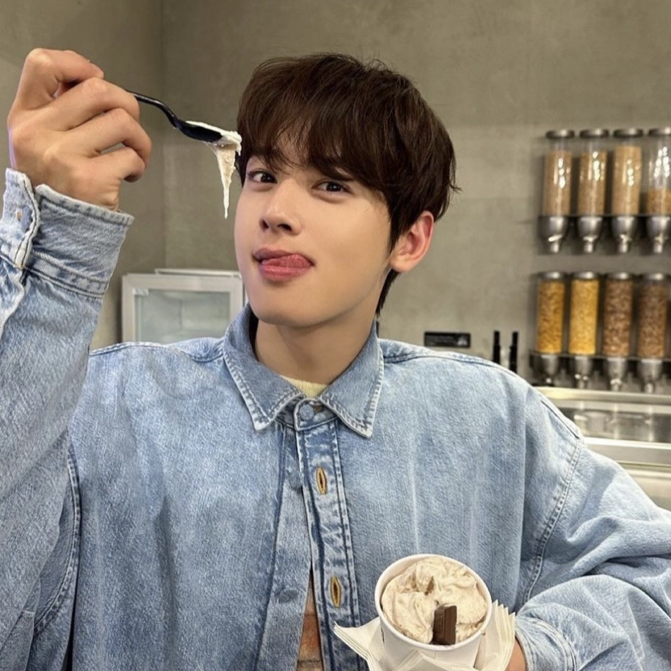 Recent activity shot of Eunwoo (ASTRO)