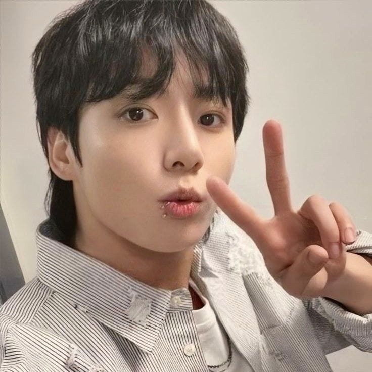 柾国 (防弹少年团)的最新活动照片