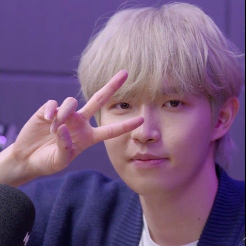 A moment captured by Kim Jaehwan's fan