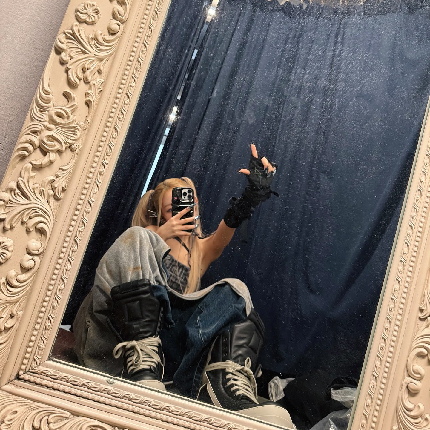 Recent activity shot of Julie (KISS OF LIFE)