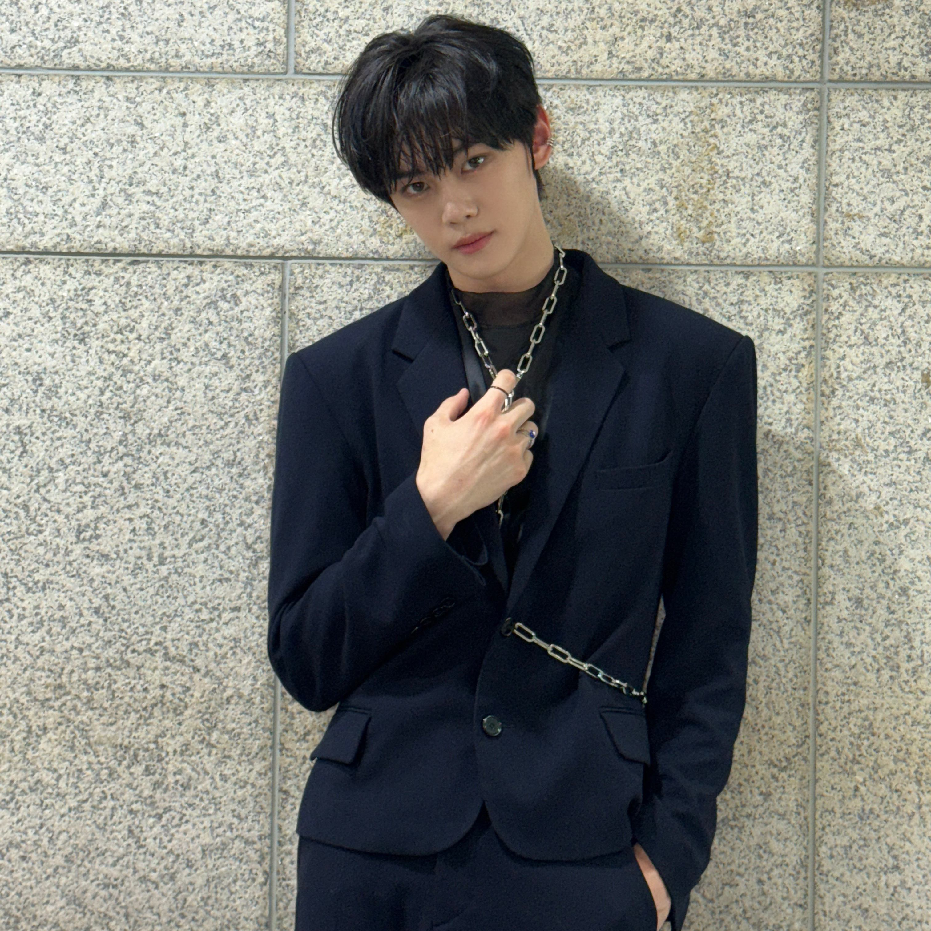 Latest photo of Kim Gyuvin (ZEROBASEONE)