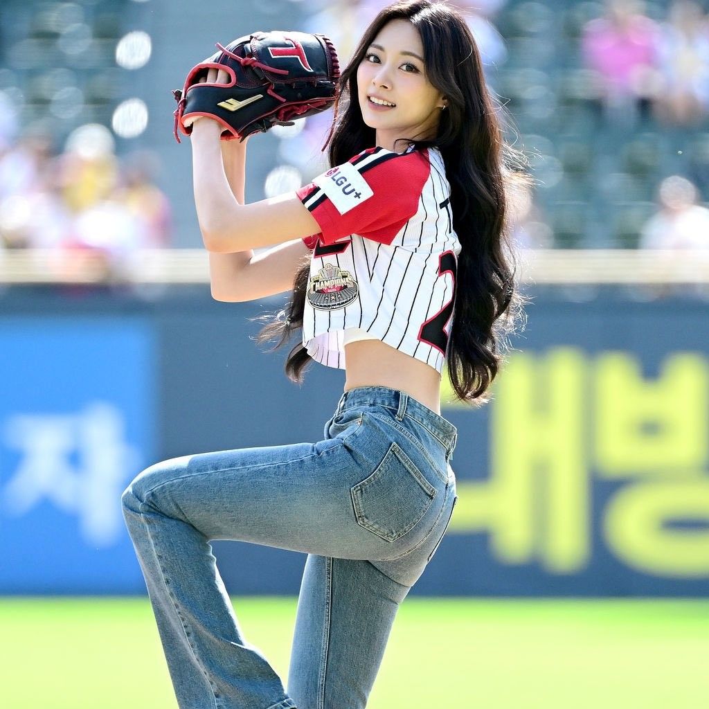 Foto terbaru Tzuyu (TWICE)