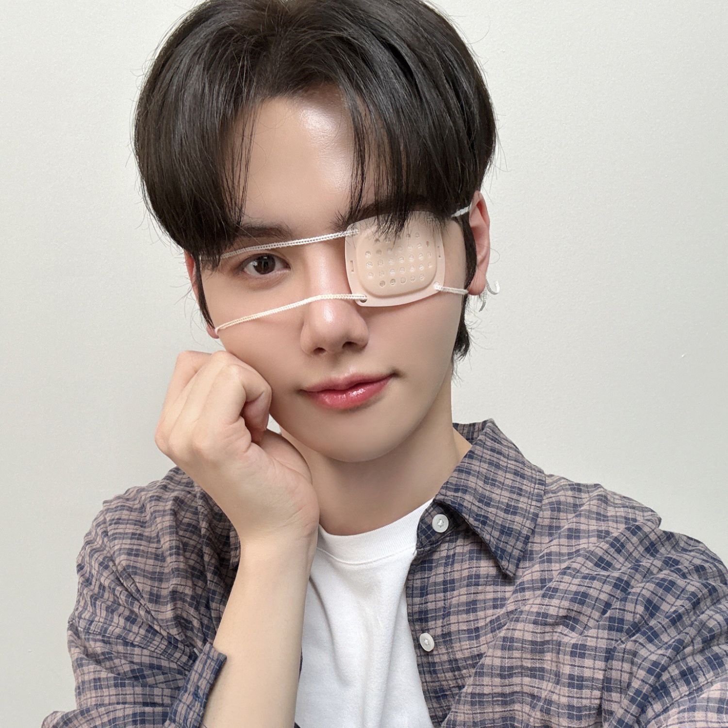 Behind-the-scenes cut of Minhee (CRAVITY)