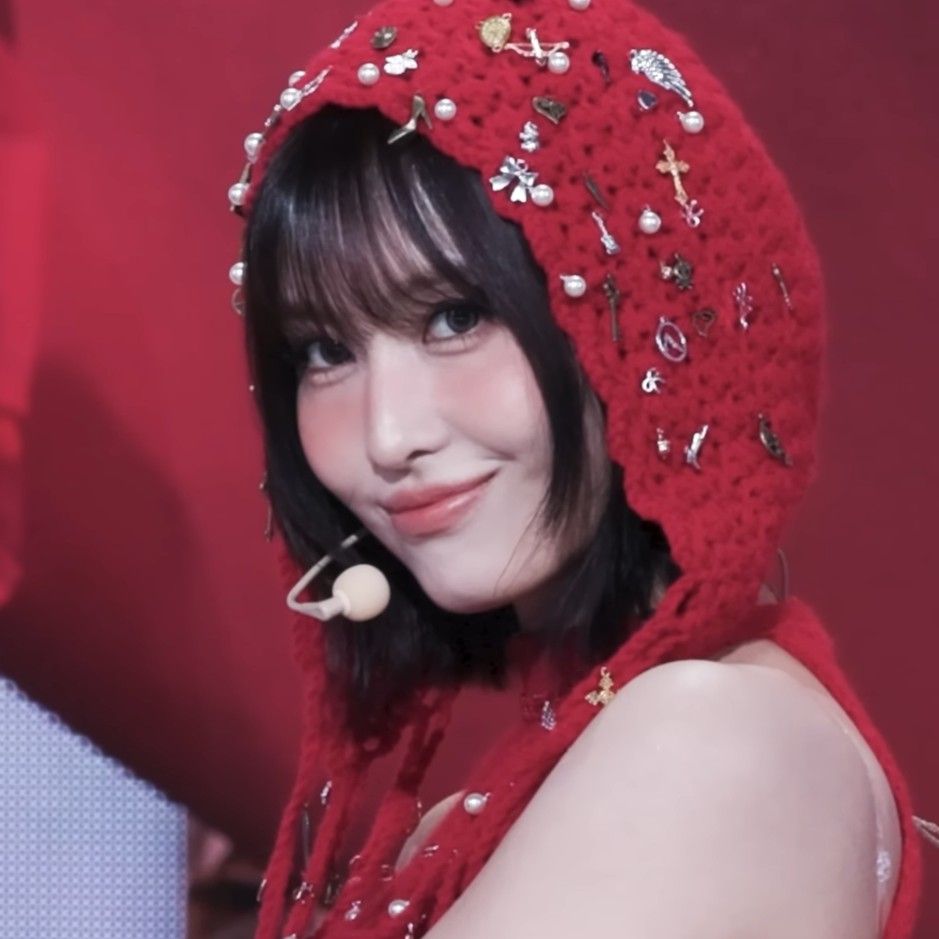 Momen yang diabadikan oleh penggemar Momo (TWICE)