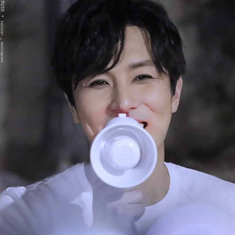 A moment captured by Kim Dongwan (SHINHWA)'s fan