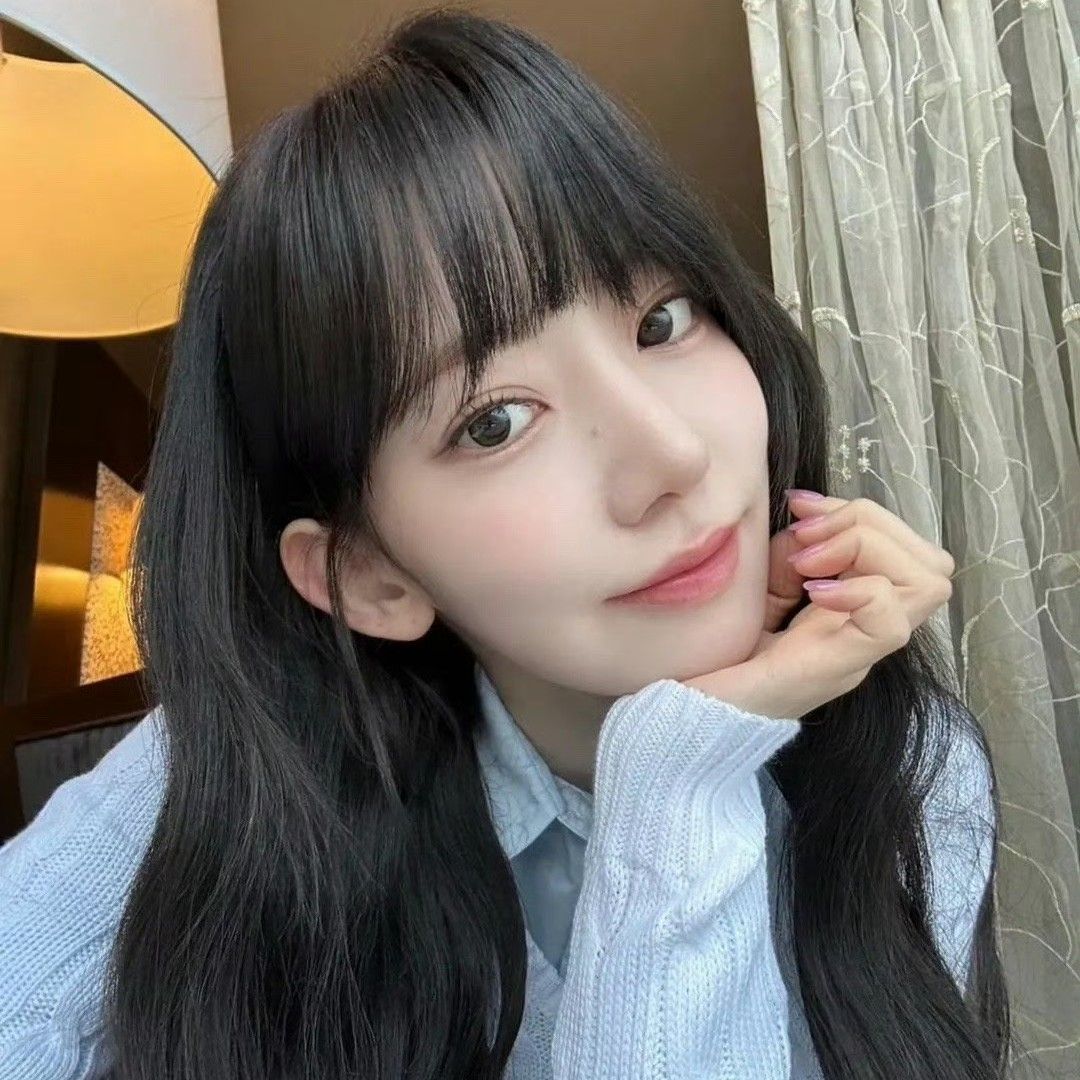 Latest photo of Sakura (LE SSERAFIM)