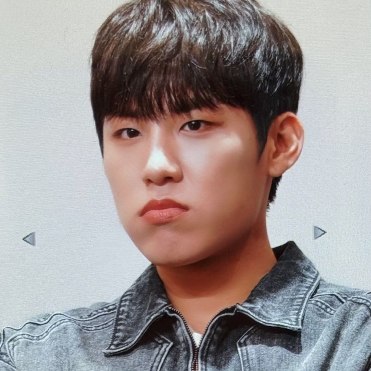 朴佑镇 (AB6IX)的最新活动照片