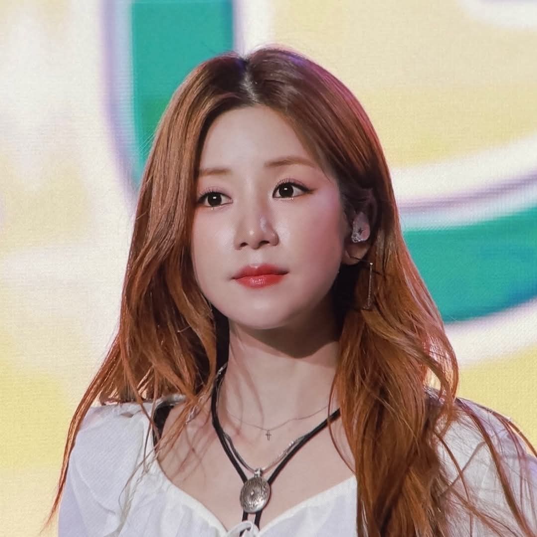 Latest photo of Park Chorong (Apink)