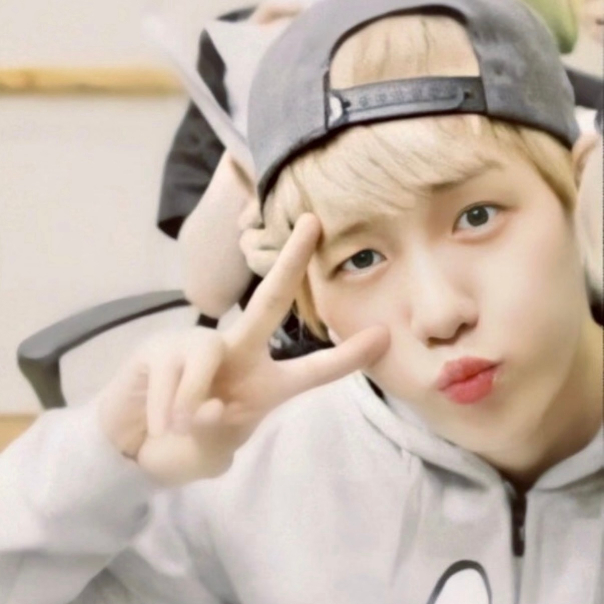 ベクヒョン (EXO)の舞台裏ショット