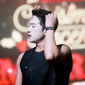 Latest photo of Lee Minwoo (SHINHWA)