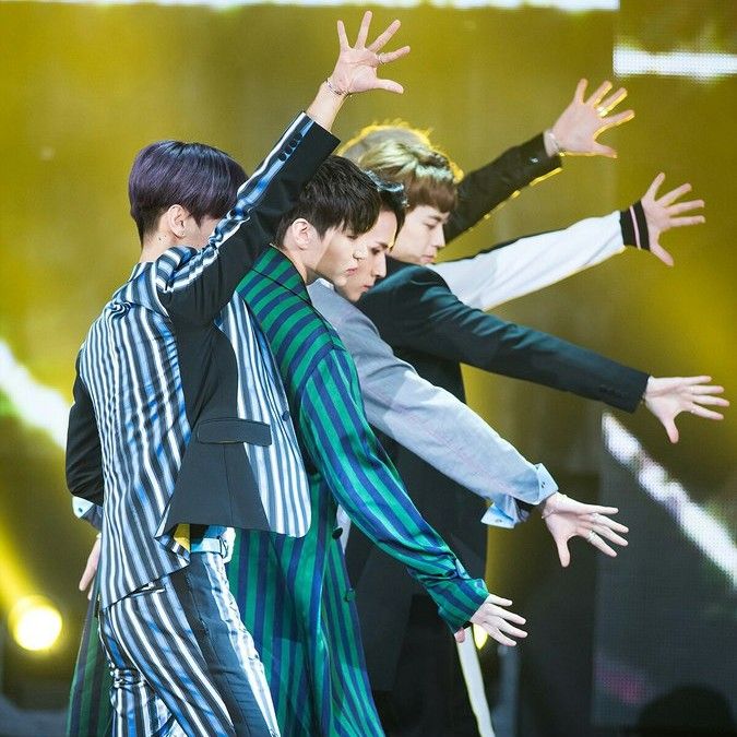 A moment captured by VIXX's fan