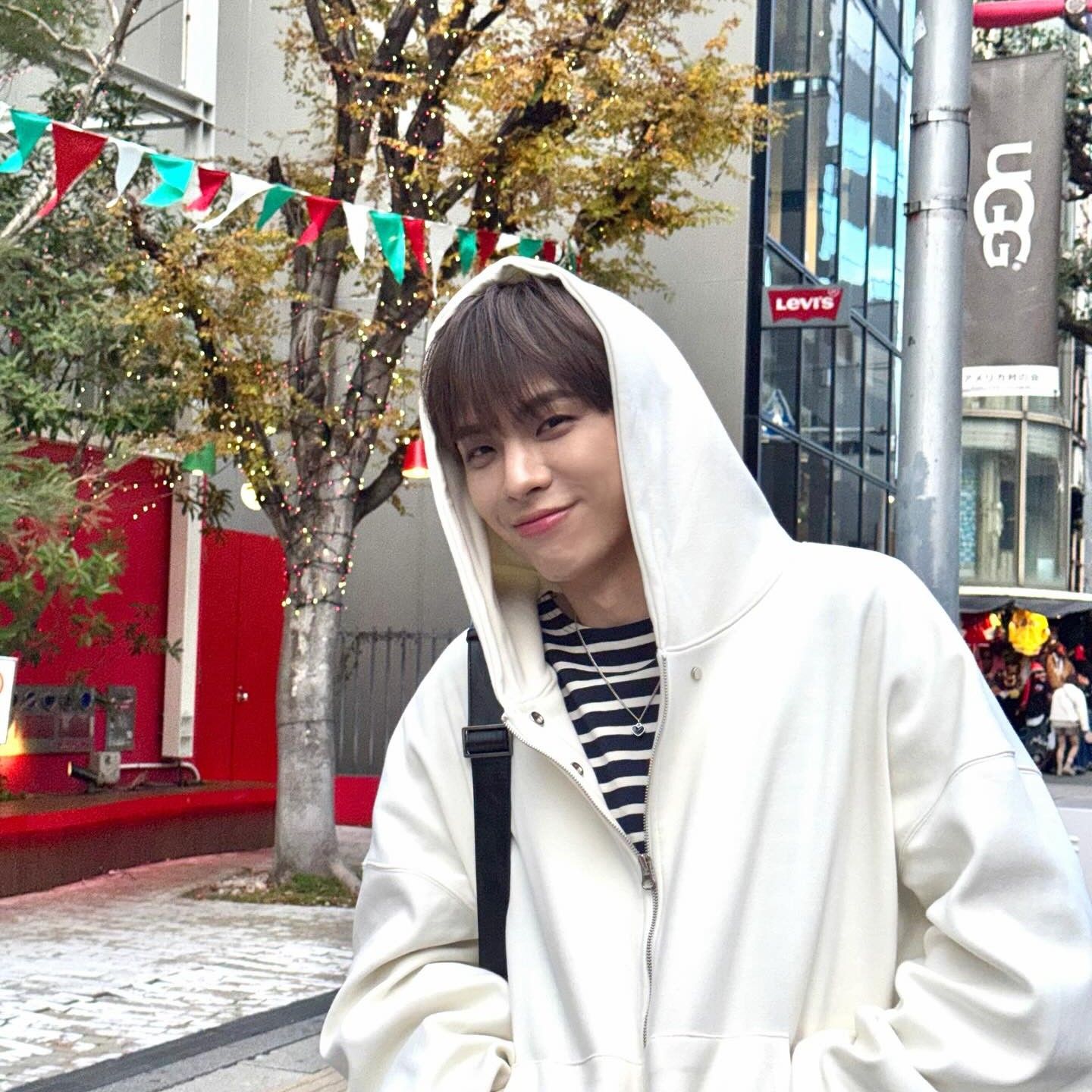 Behind-the-scenes cut of BX (CIX)