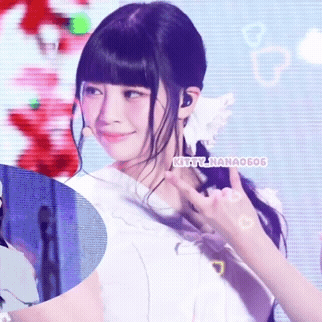 A moment captured by Nana (UNIS)'s fan