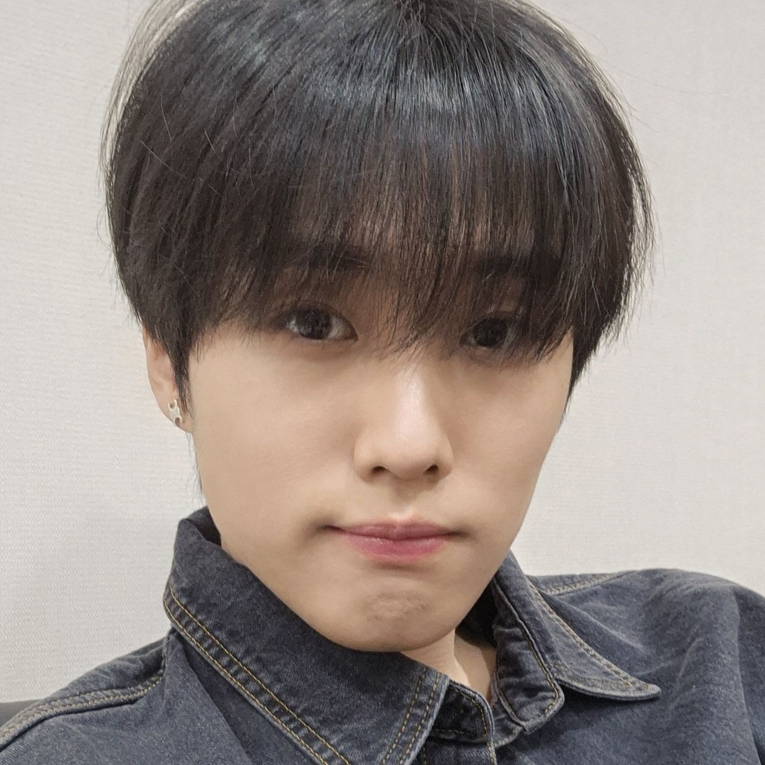 A moment captured by Jacob (THE BOYZ)'s fan