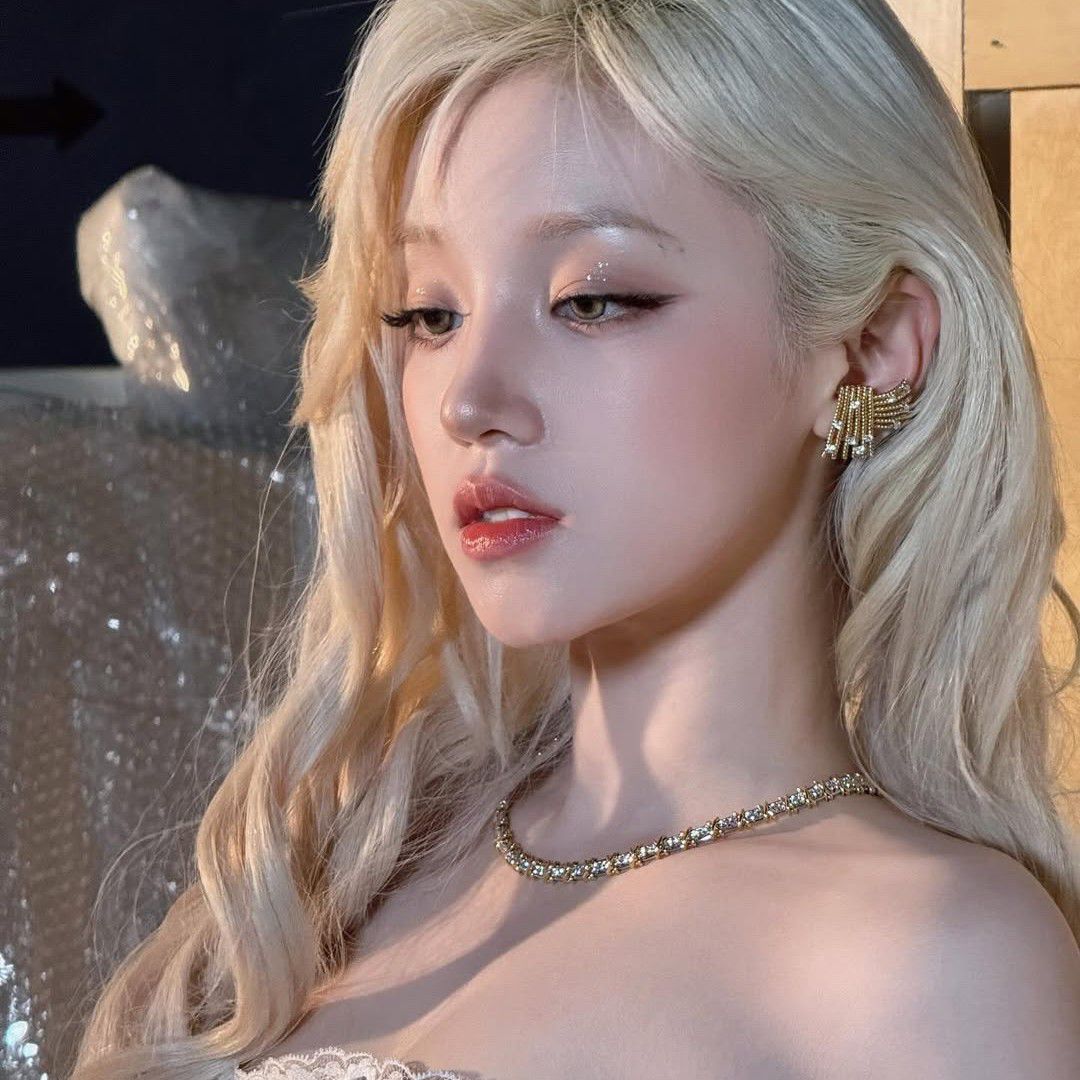 Behind-the-scenes cut of Yuqi (i-dle)