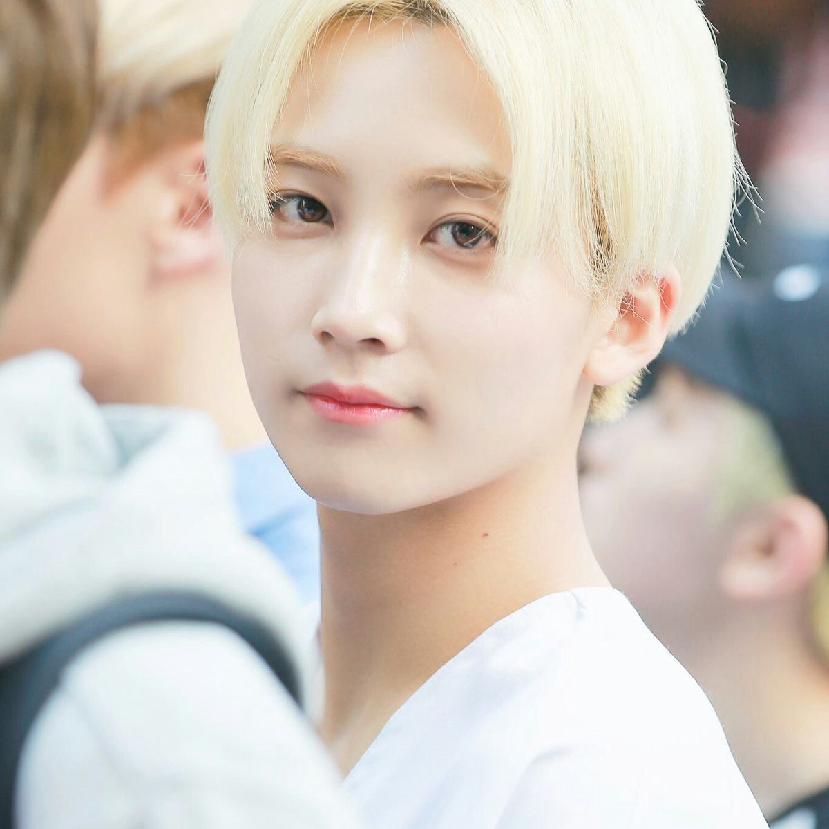 Behind-the-scenes cut of Jeonghan (SEVENTEEN)