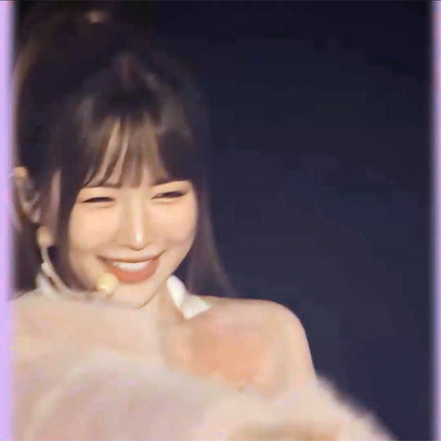 Recent activity shot of Maya (NiziU)