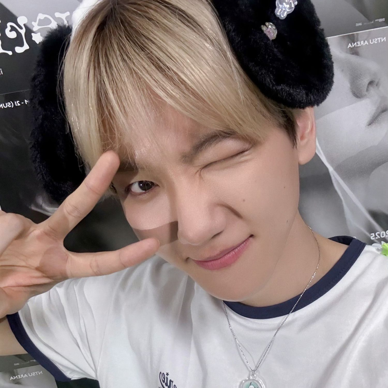 Behind-the-scenes cut of Baekhyun (EXO)