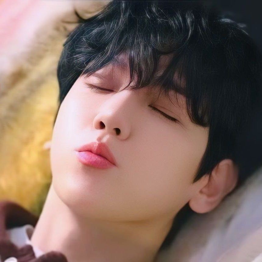 Recent activity shot of Baekhyun (EXO)
