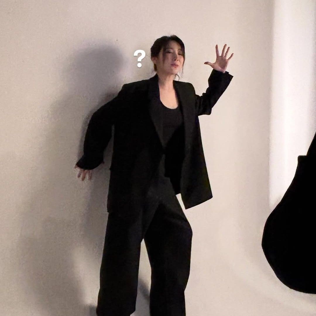 Behind-the-scenes cut of Lee Chaeyeon