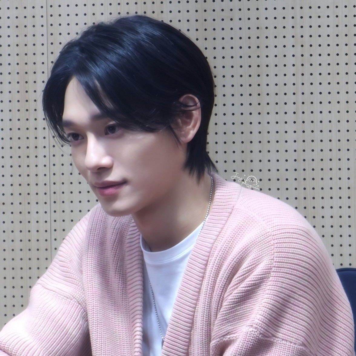 Behind-the-scenes cut of Chen (EXO)