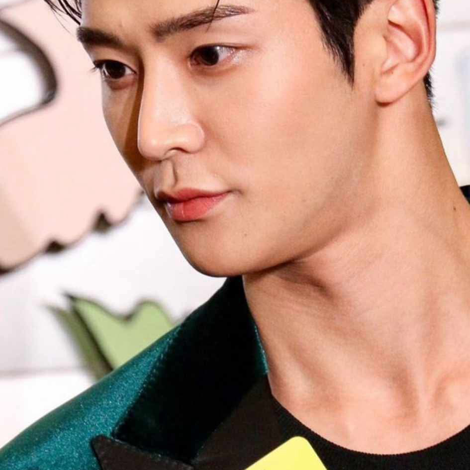 Latest photo of Rowoon