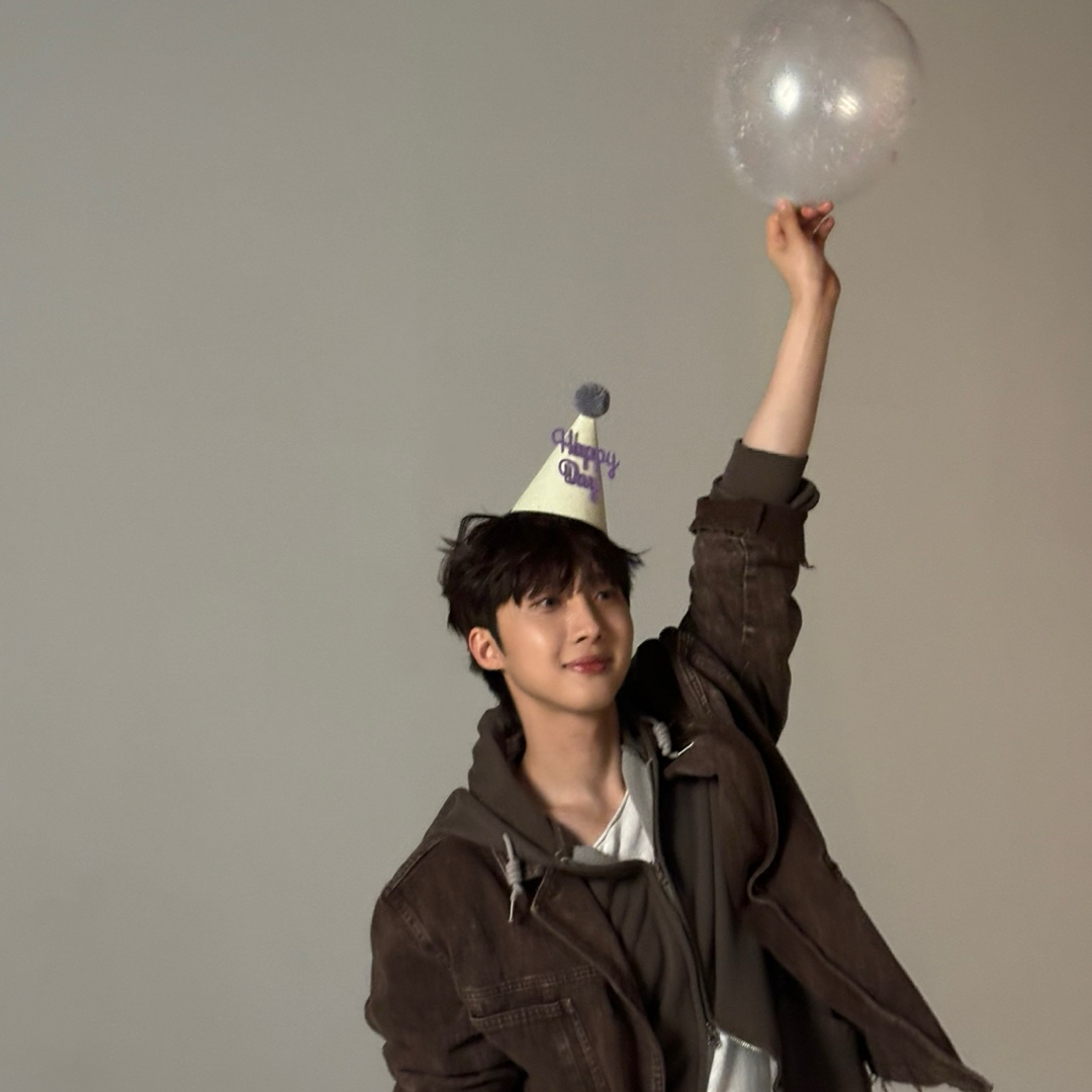 Recent activity shot of Hui (PENTAGON)