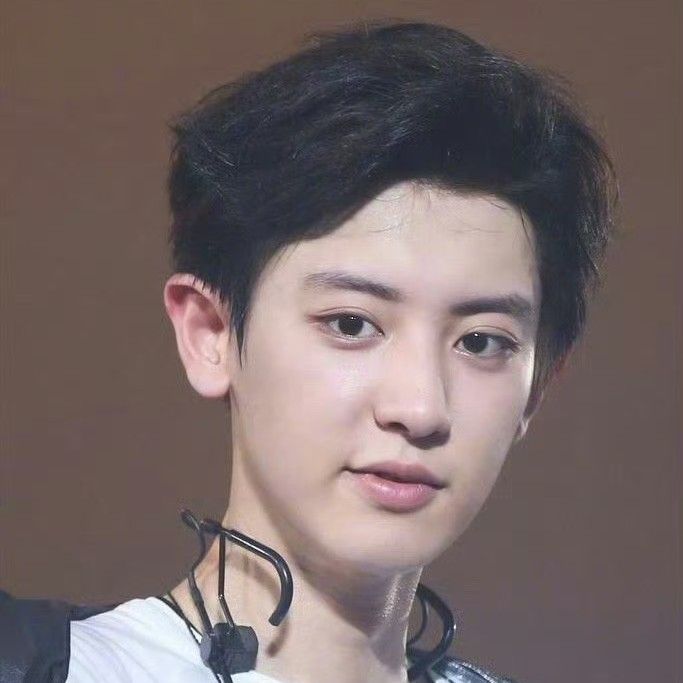 Foto aktivitas terbaru Chanyeol (EXO)