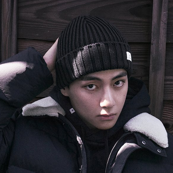 뷔 (방탄소년단) 최근 활동샷