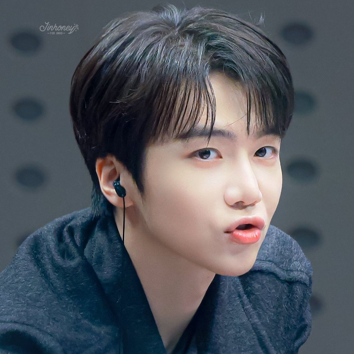 A moment captured by Jinho (PENTAGON)'s fan