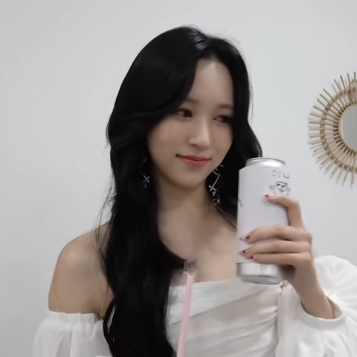 Latest photo of Mina (TWICE)