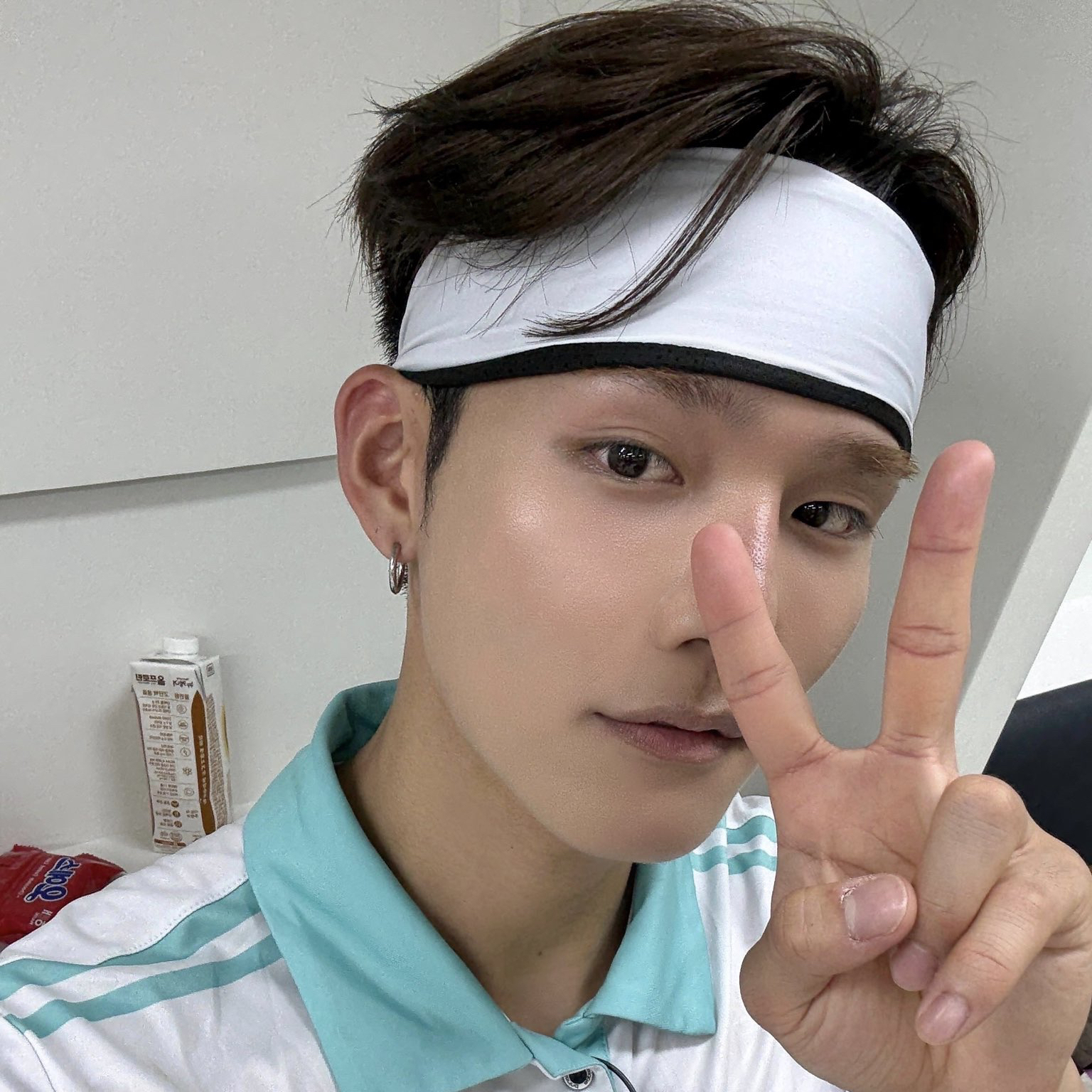 Behind-the-scenes cut of Seunghun (B.D.U)