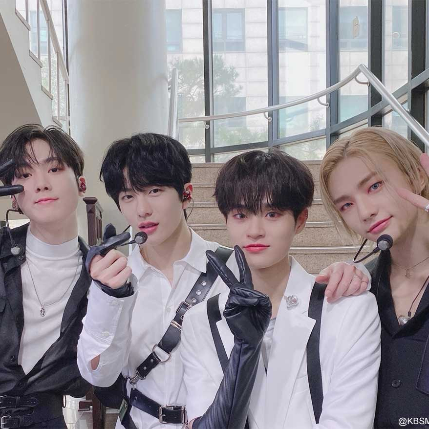 아스트로의 비하인드 컷