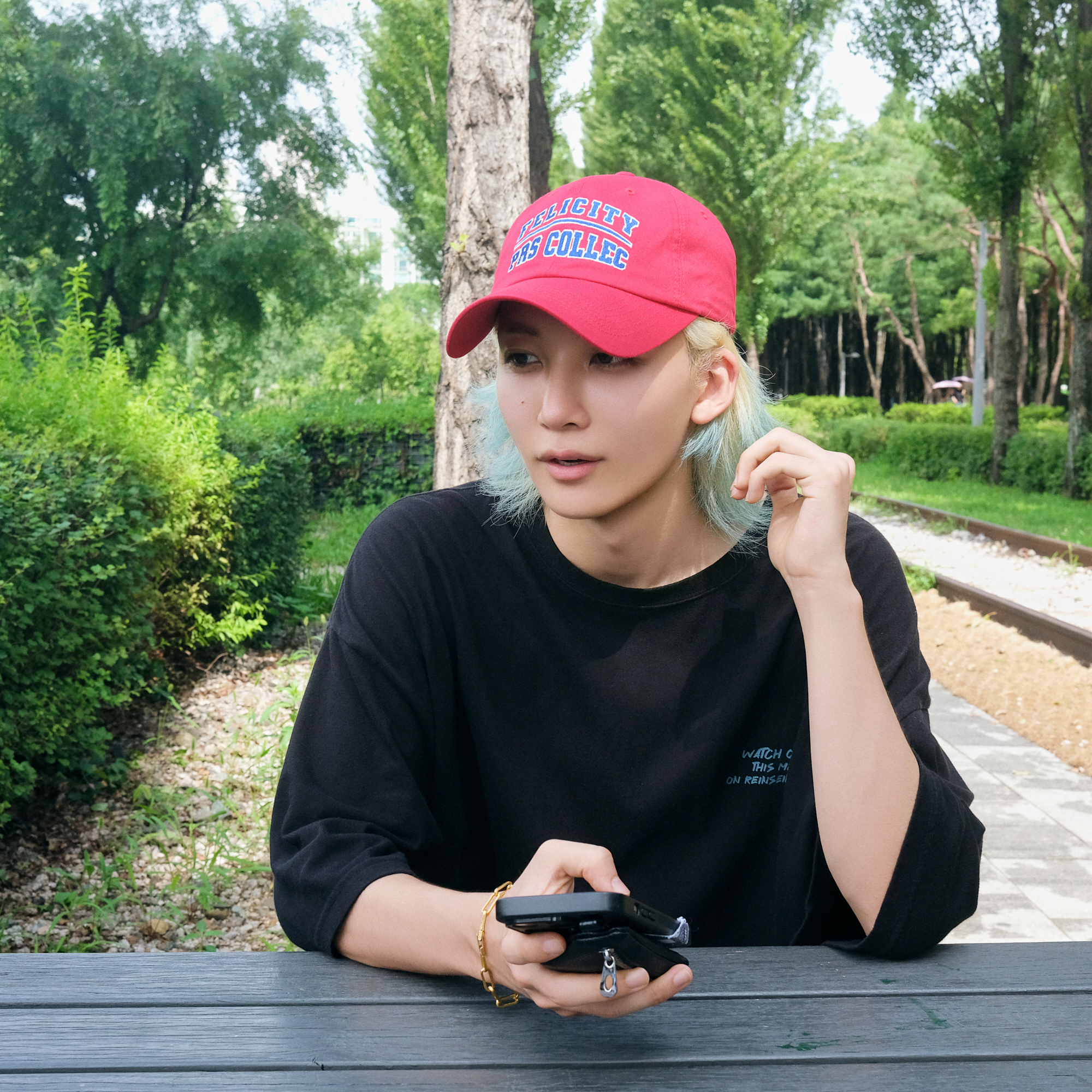 A moment captured by Jeonghan (SEVENTEEN)'s fan