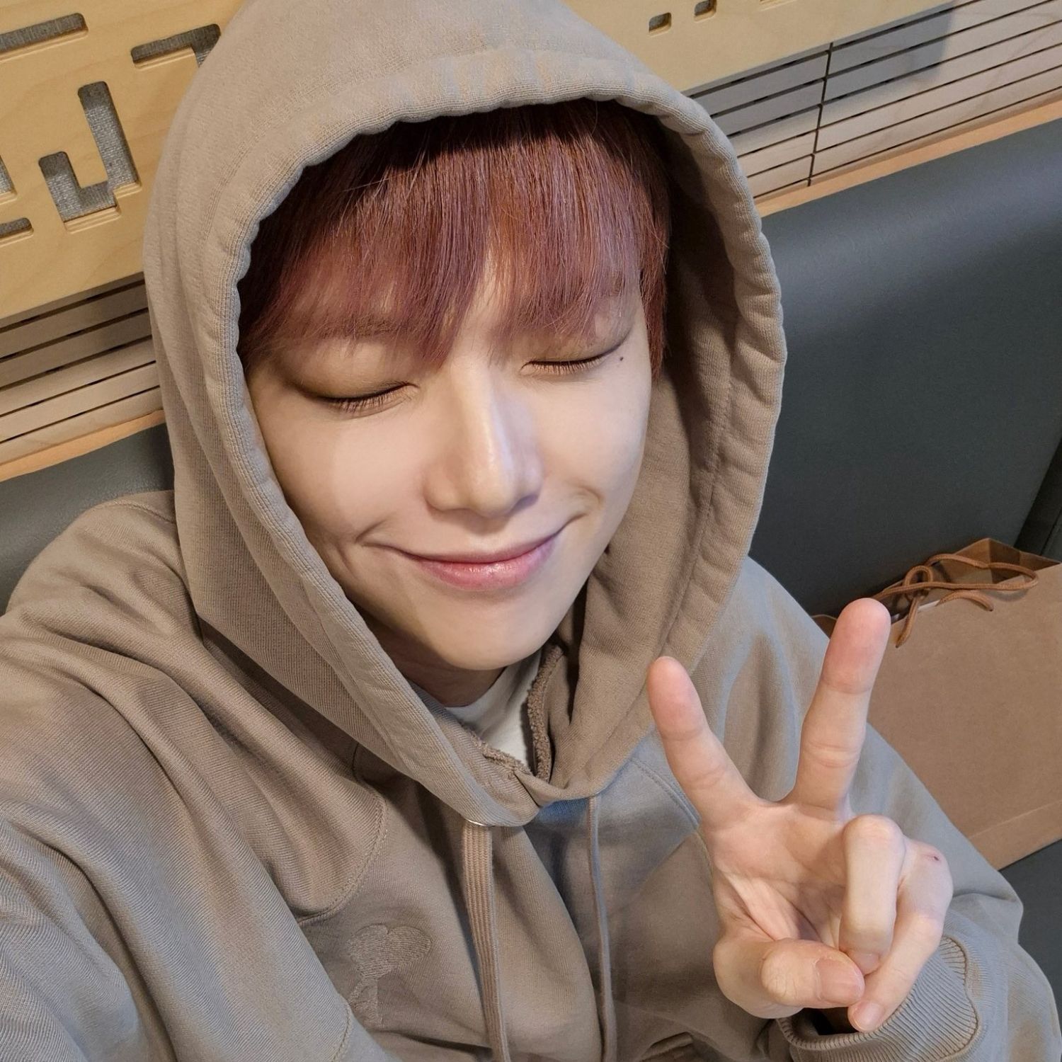 강다니엘의 비하인드 컷