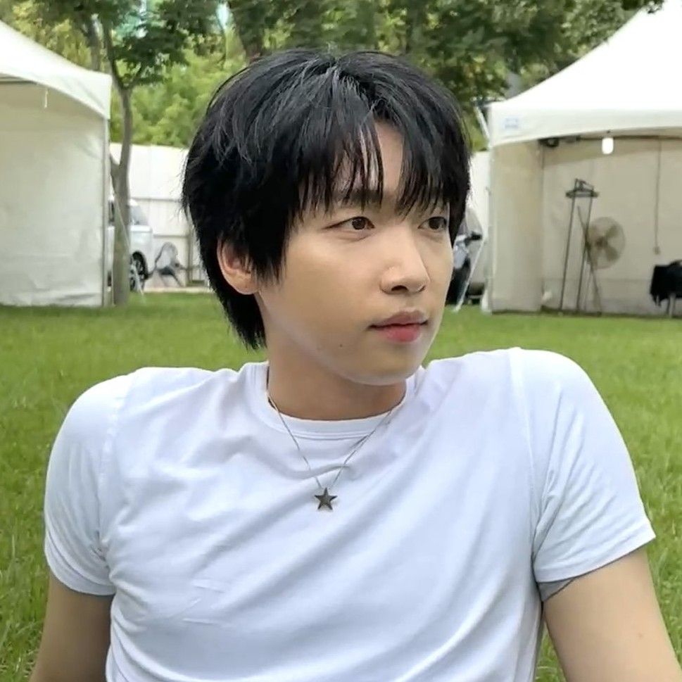 A moment captured by Jeong Sewoon's fan