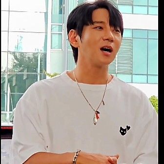 Recent activity shot of Hwang Chiyeol