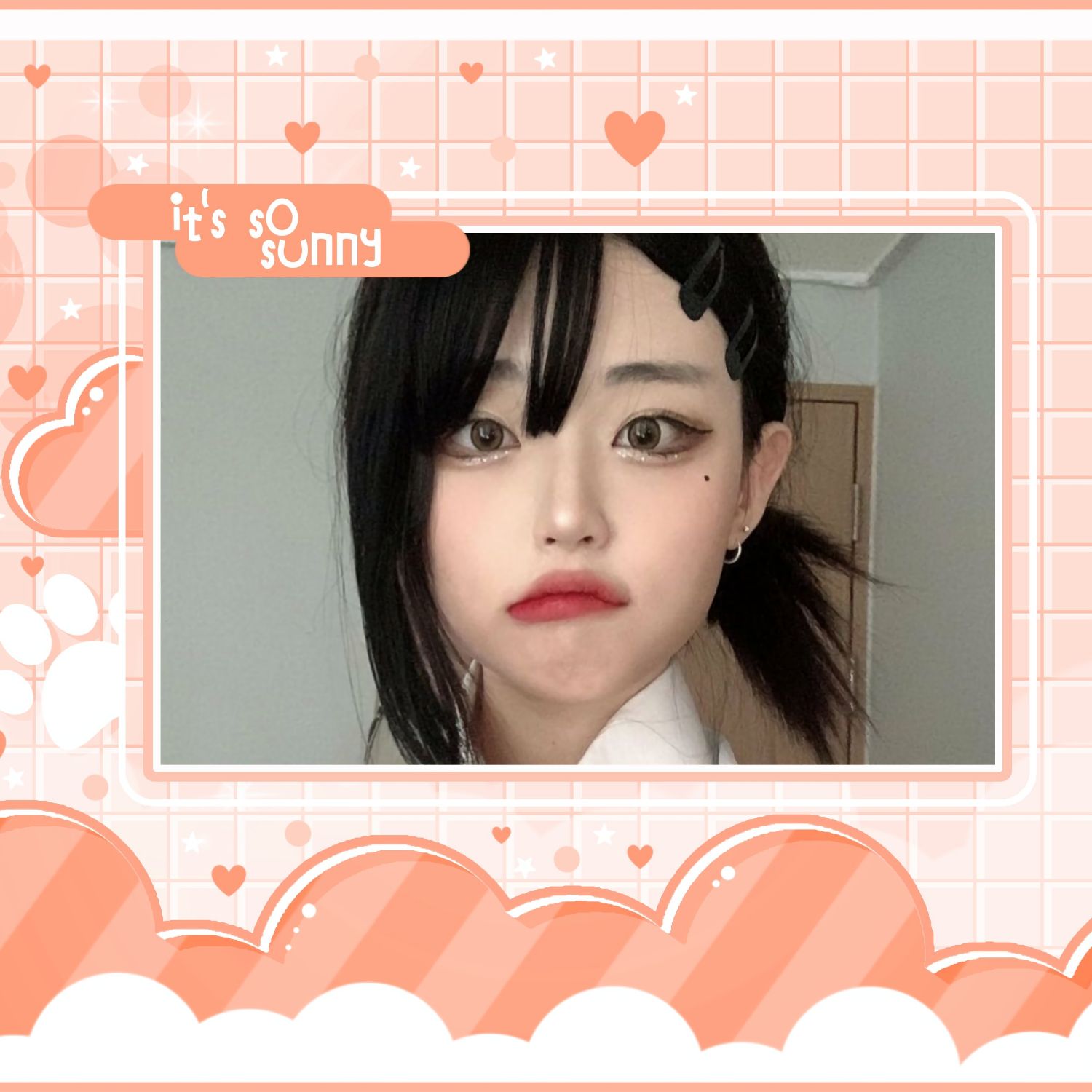Behind-the-scenes cut of Hina (QWER)