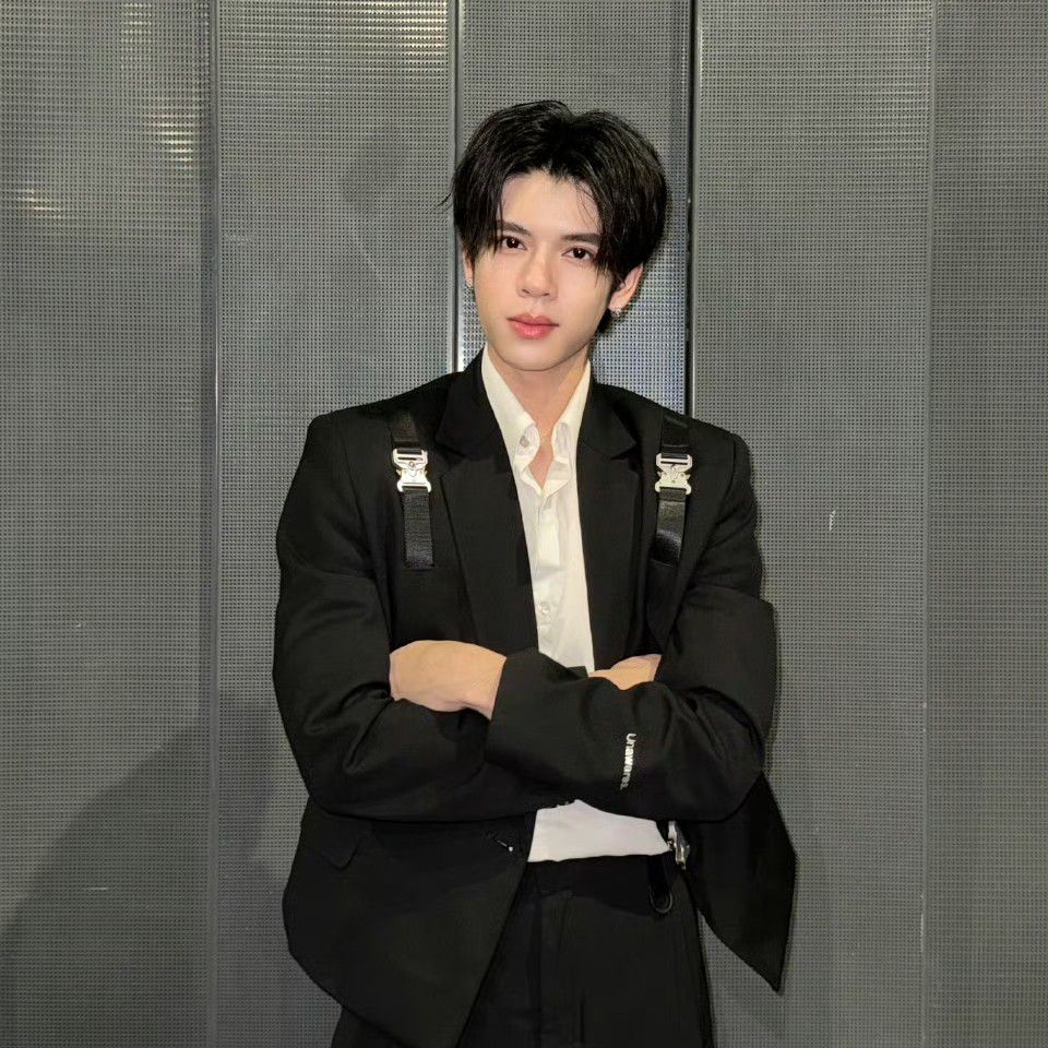 A moment captured by DORN (NexT1DE)'s fan