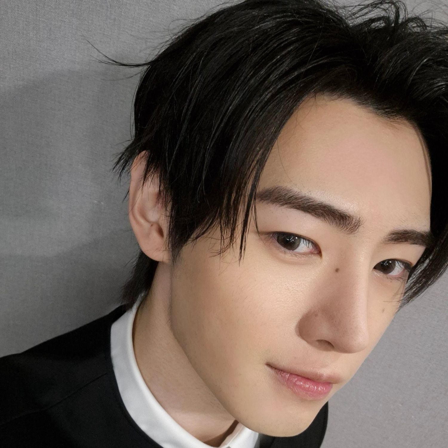 Recent activity shot of Sunghoon (ENHYPEN)