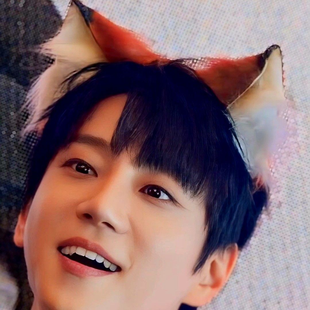 Latest photo of Hwang Chiyeol